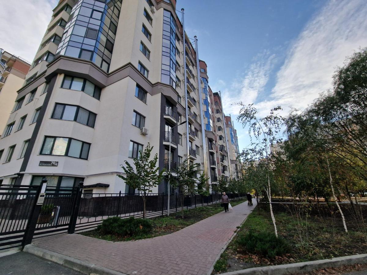 Center Candle Apartment 基希讷乌 外观 照片